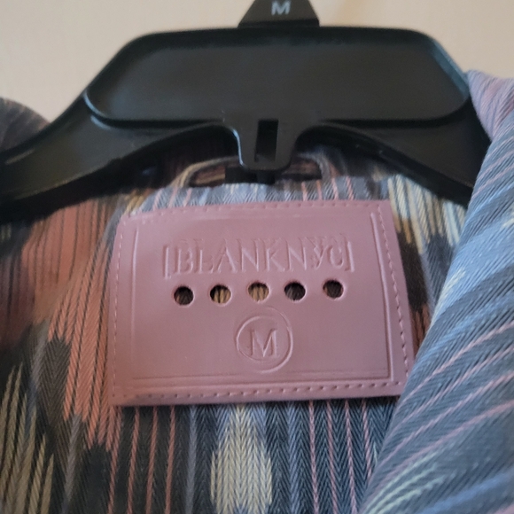 ⛄️ Blank NYC Printed Moto Jacket - Picture 5 of 7